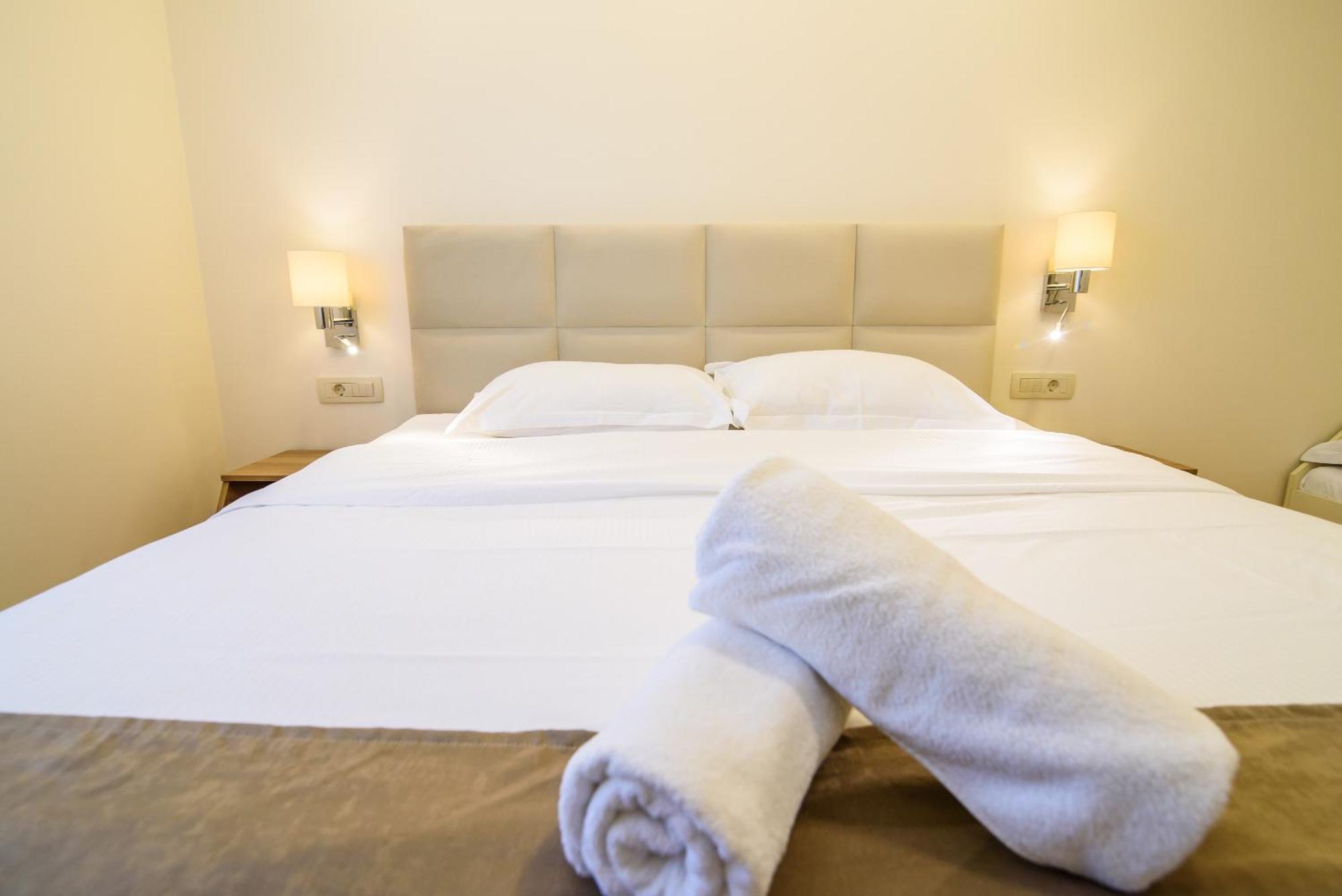 Apartments Leone Lukas โพรไมนา ห้อง รูปภาพ