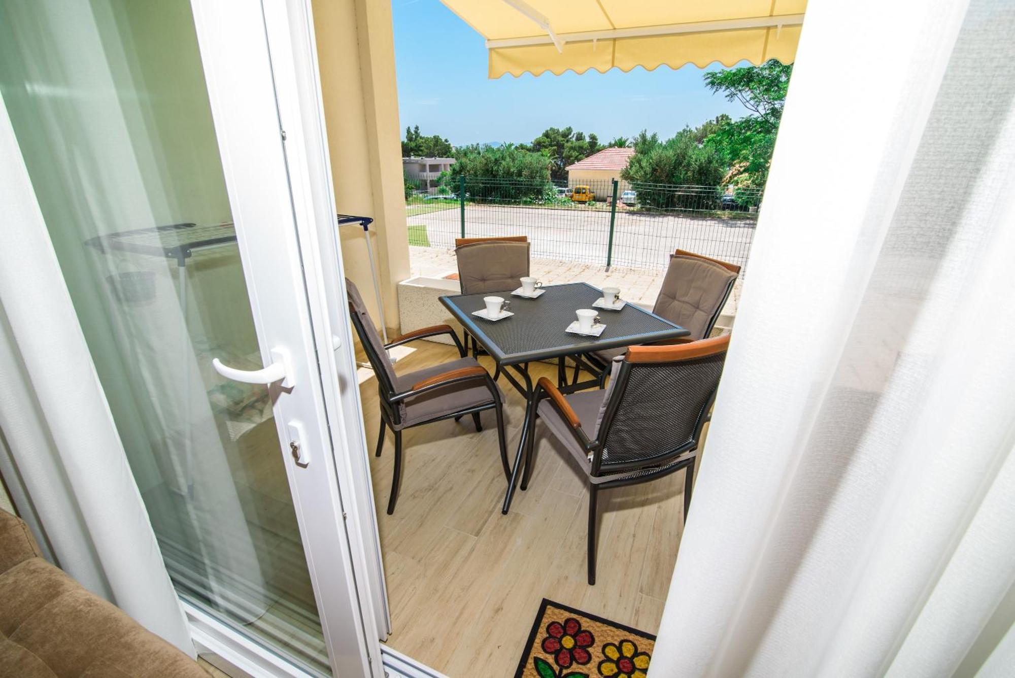 Apartments Leone Lukas โพรไมนา ห้อง รูปภาพ