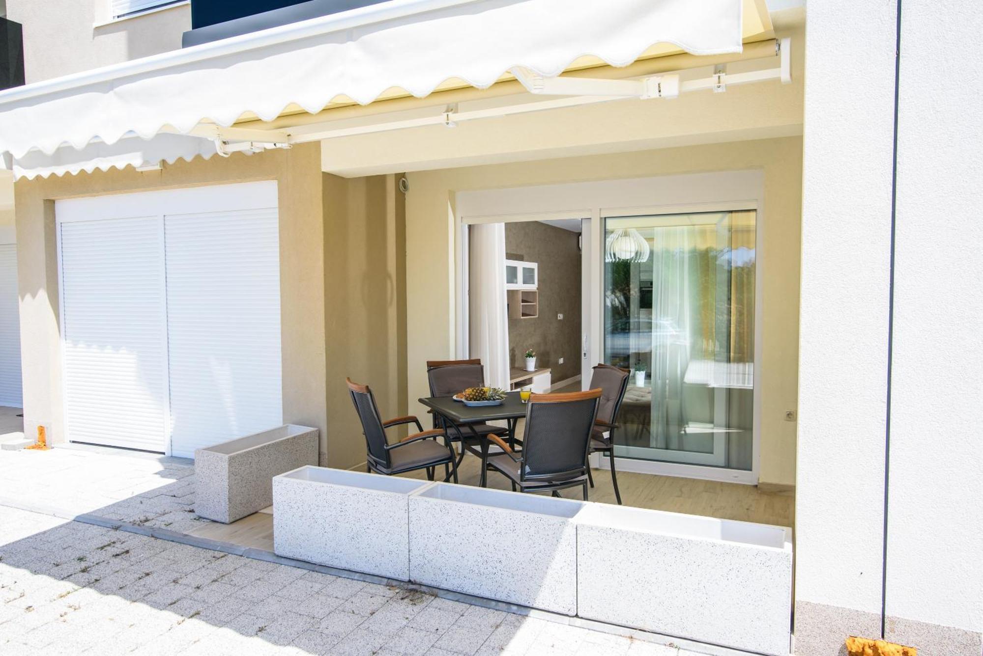 Apartments Leone Lukas โพรไมนา ห้อง รูปภาพ