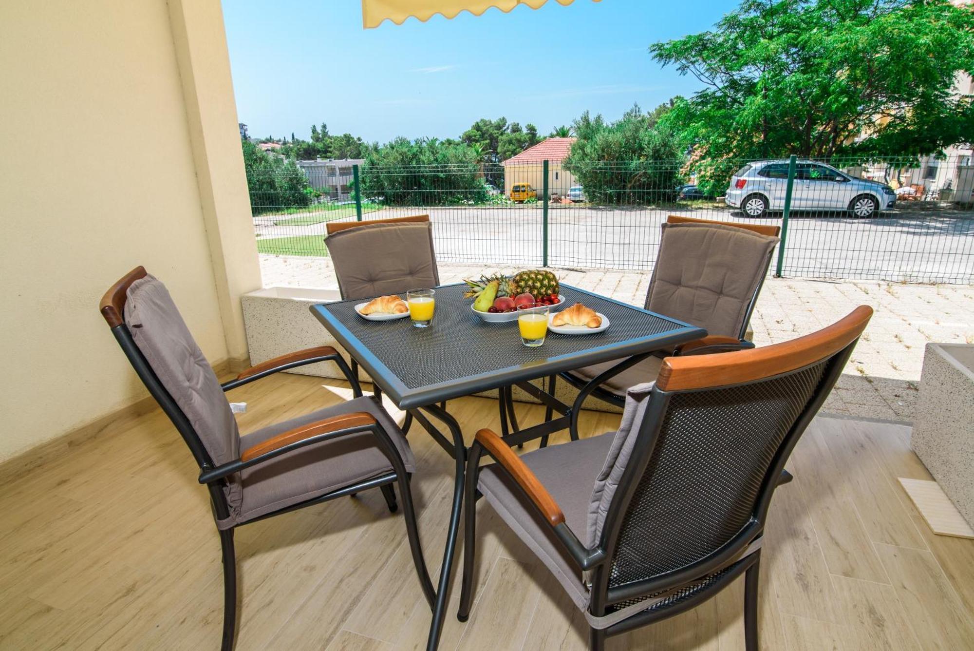 Apartments Leone Lukas โพรไมนา ห้อง รูปภาพ