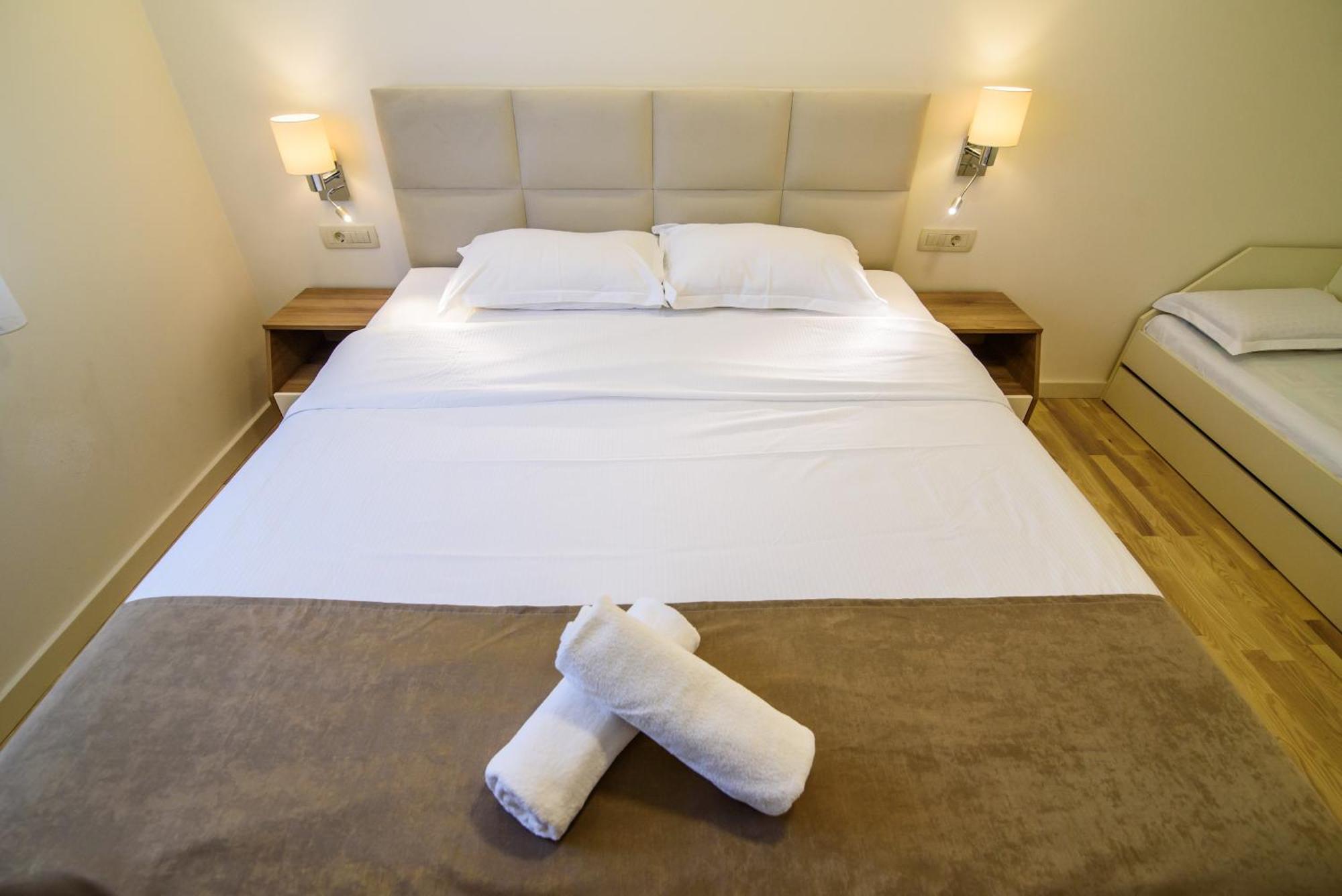 Apartments Leone Lukas โพรไมนา ห้อง รูปภาพ