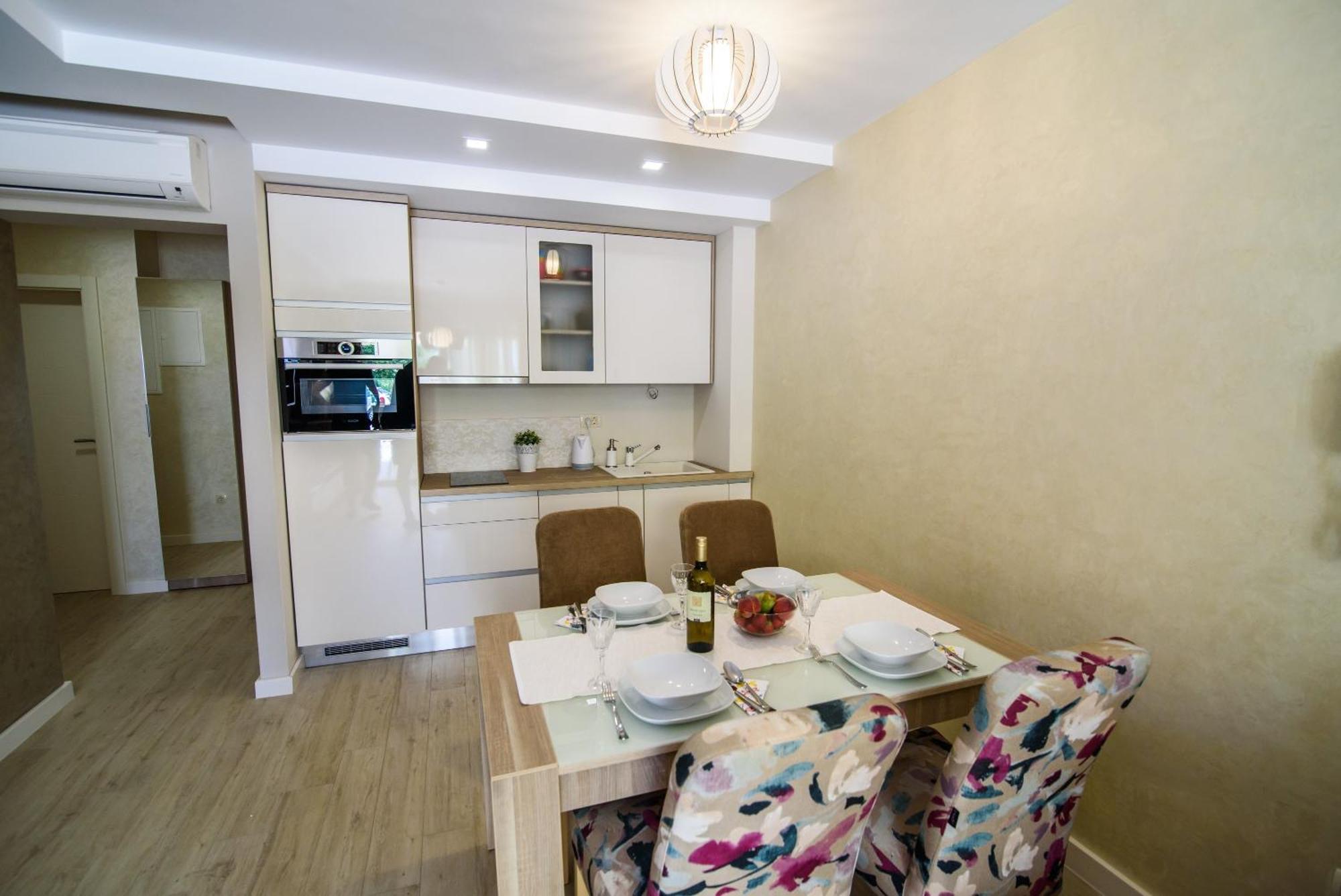 Apartments Leone Lukas โพรไมนา ห้อง รูปภาพ