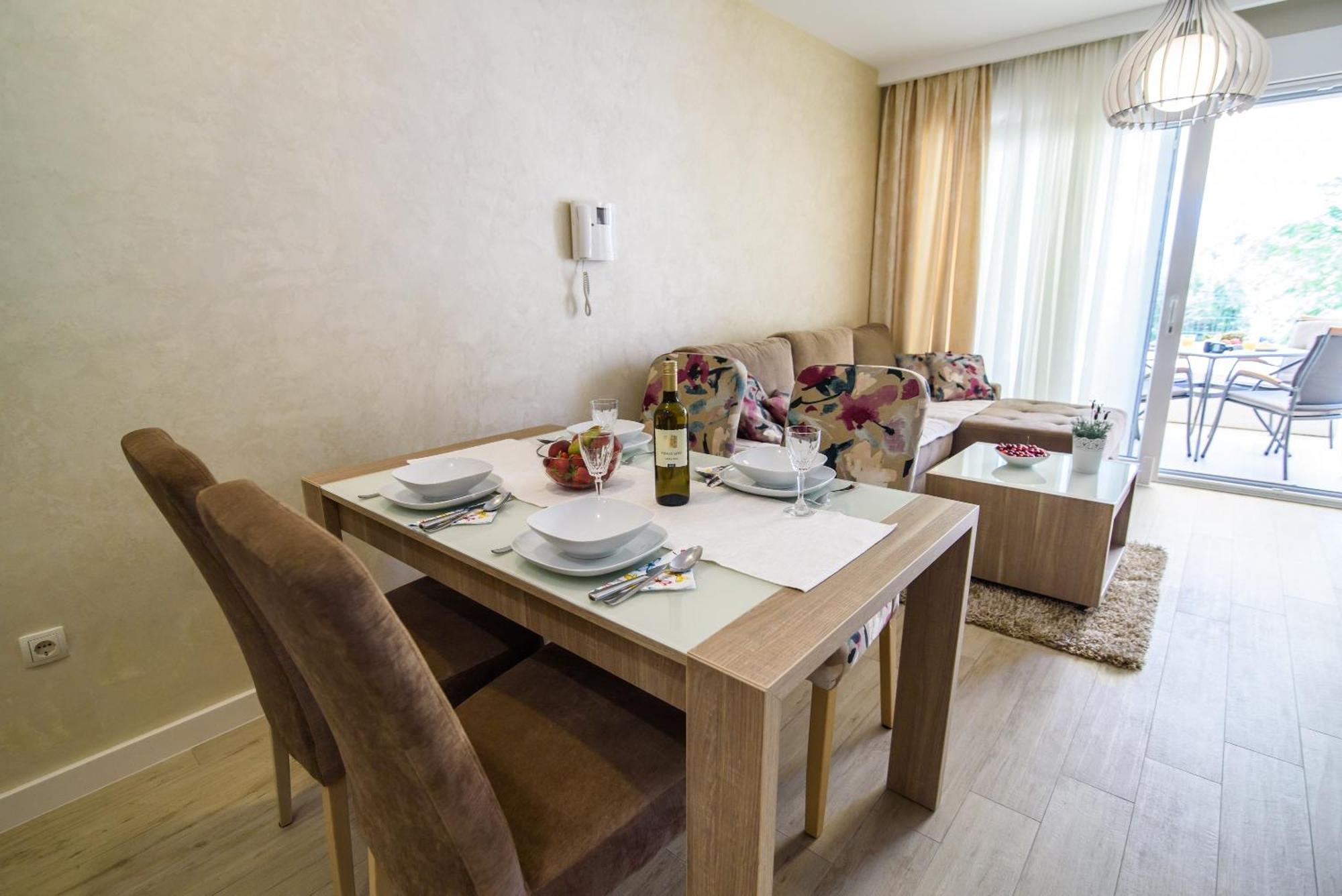 Apartments Leone Lukas โพรไมนา ห้อง รูปภาพ