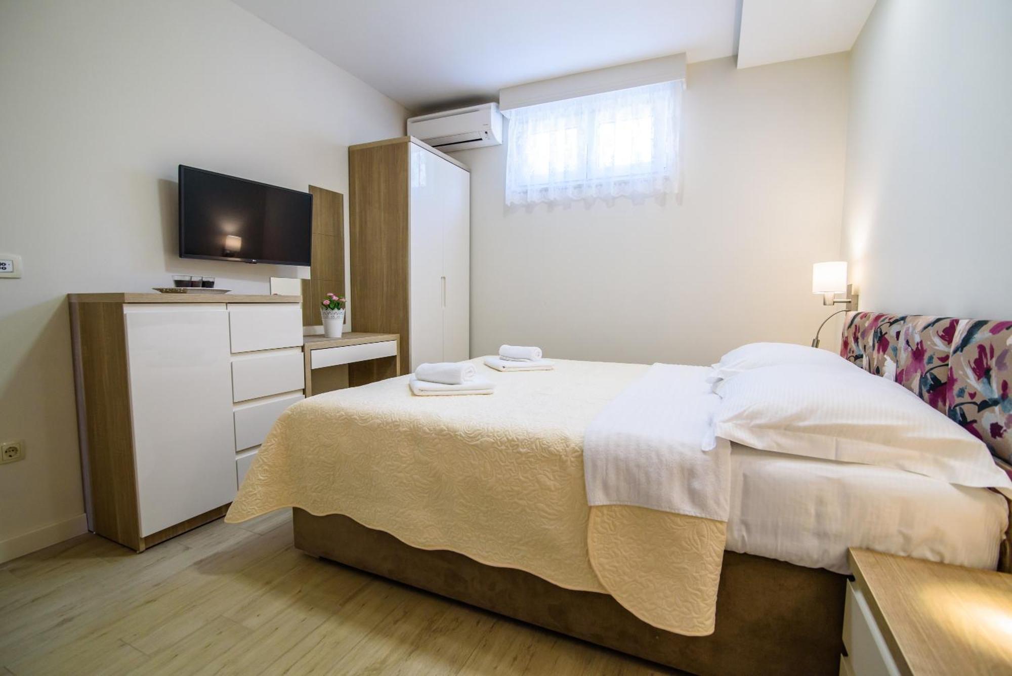 Apartments Leone Lukas โพรไมนา ห้อง รูปภาพ