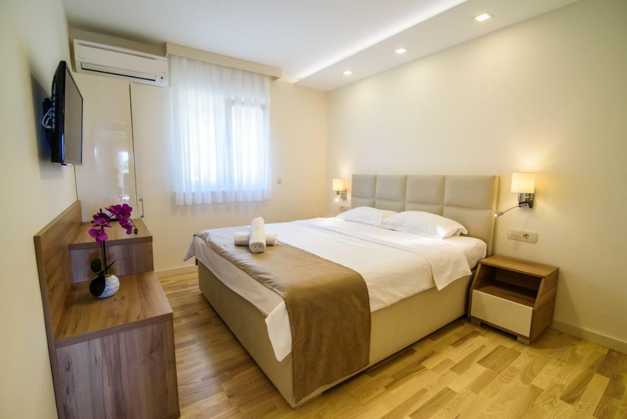 Apartments Leone Lukas โพรไมนา ภายนอก รูปภาพ