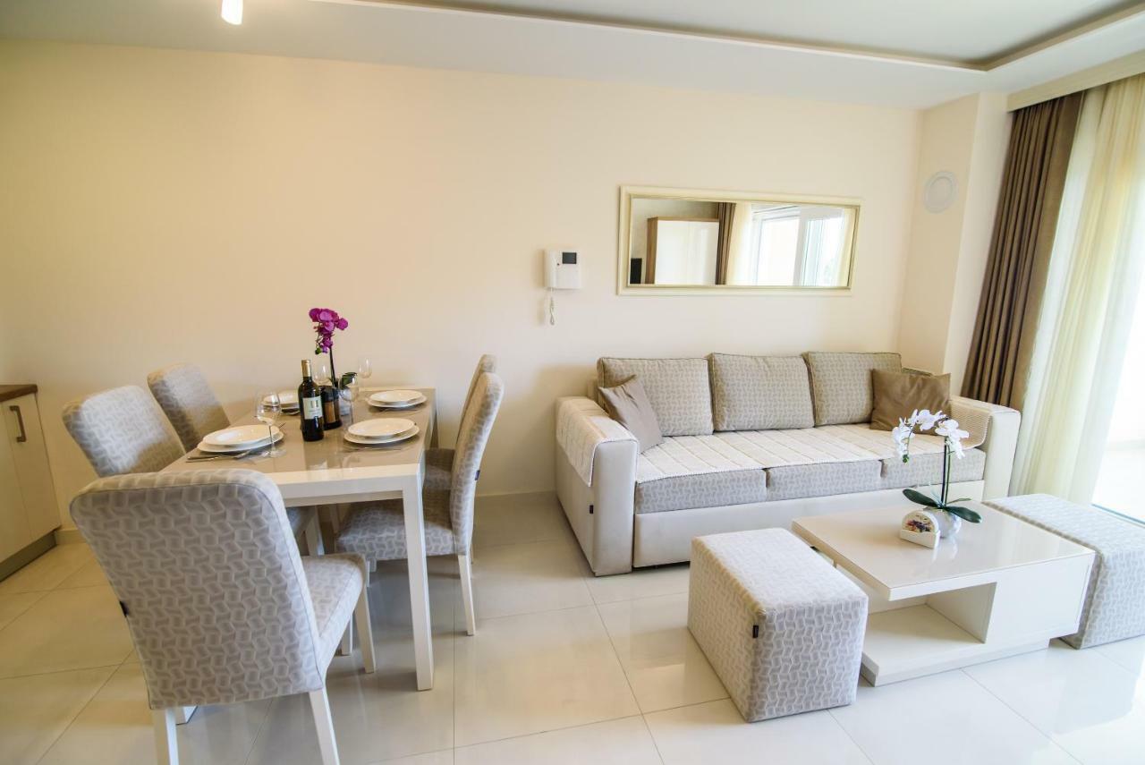 Apartments Leone Lukas โพรไมนา ภายนอก รูปภาพ