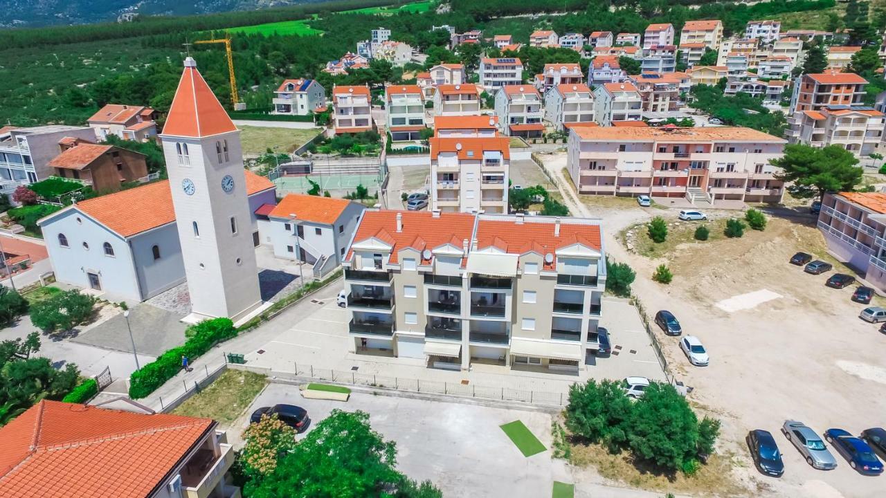 Apartments Leone Lukas โพรไมนา ภายนอก รูปภาพ